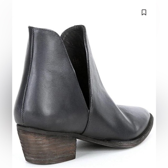 FREE PEOPLE WOMEN'S CHARM DOUBLE V ANKLE FASHION BOOTIES - ROUND TOE size 9.5 - Picture 3 of 14